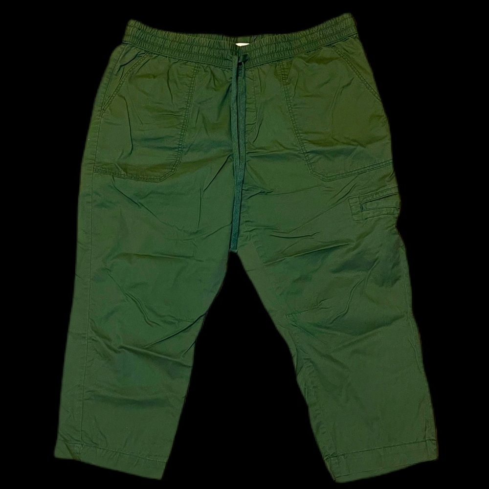 Khaki Green Cargo Capris